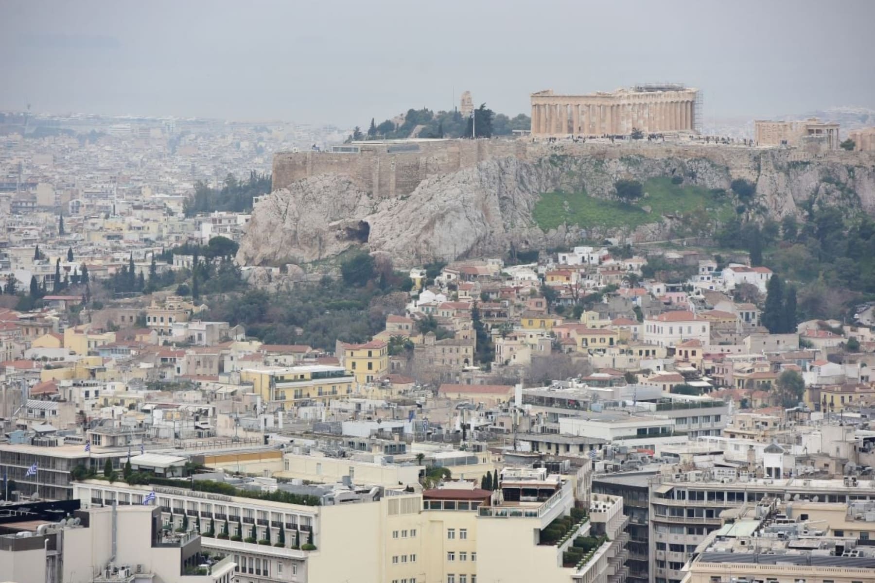 Καιρός σήμερα: Καλό μήνα με αφρικανική σκόνη και νεφώσεις