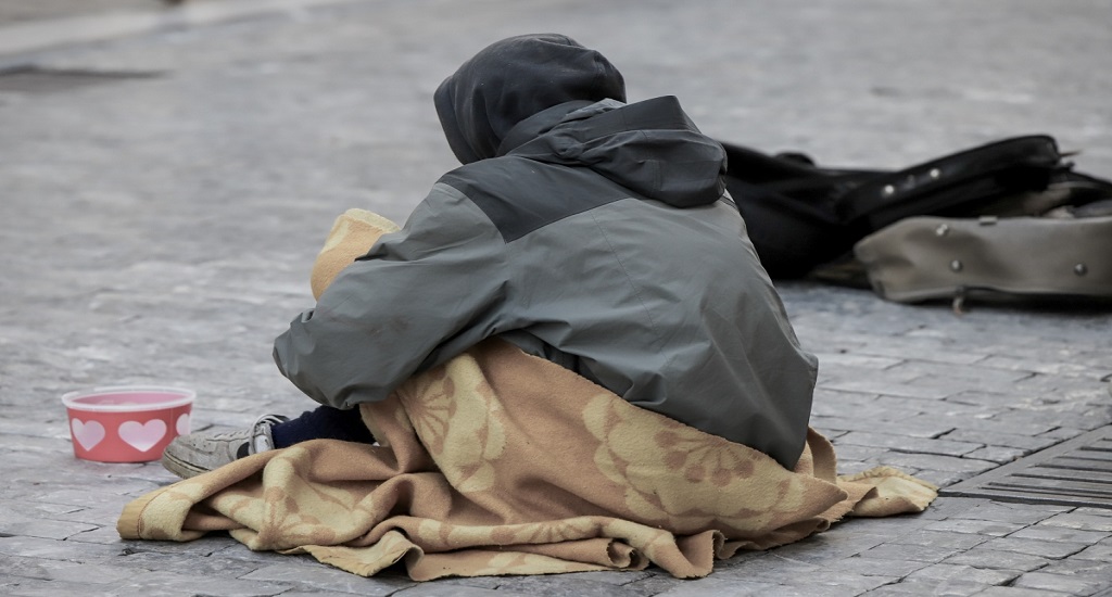 «Στέγαση και Εργασία»: Ο γ.γ. Κοινωνικής Αλληλεγγύης και Καταπολέμησης της Φτώχειας ομιλεί για τους αστέγους