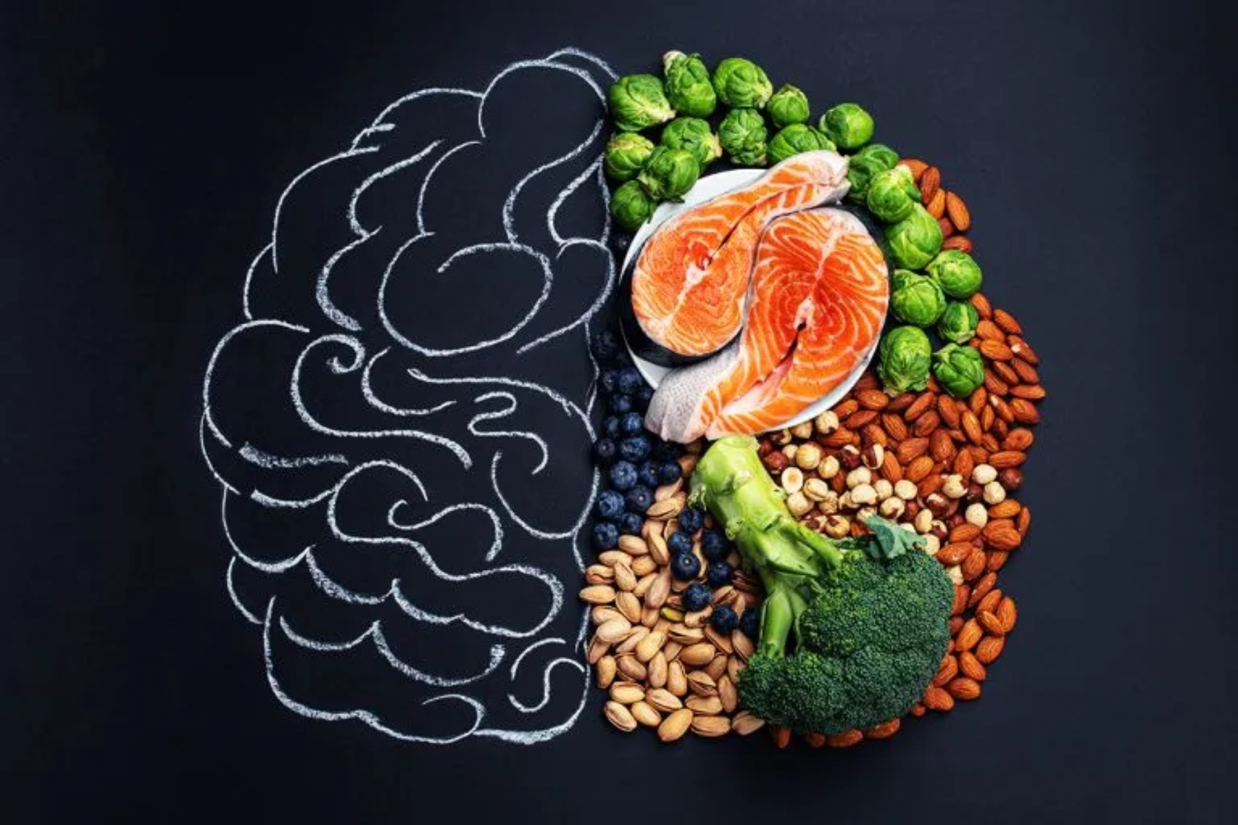 Εγκέφαλος τροφή: 4 τροφές για να βελτιώσετε τη μνήμη και τη συγκέντρωσή σας