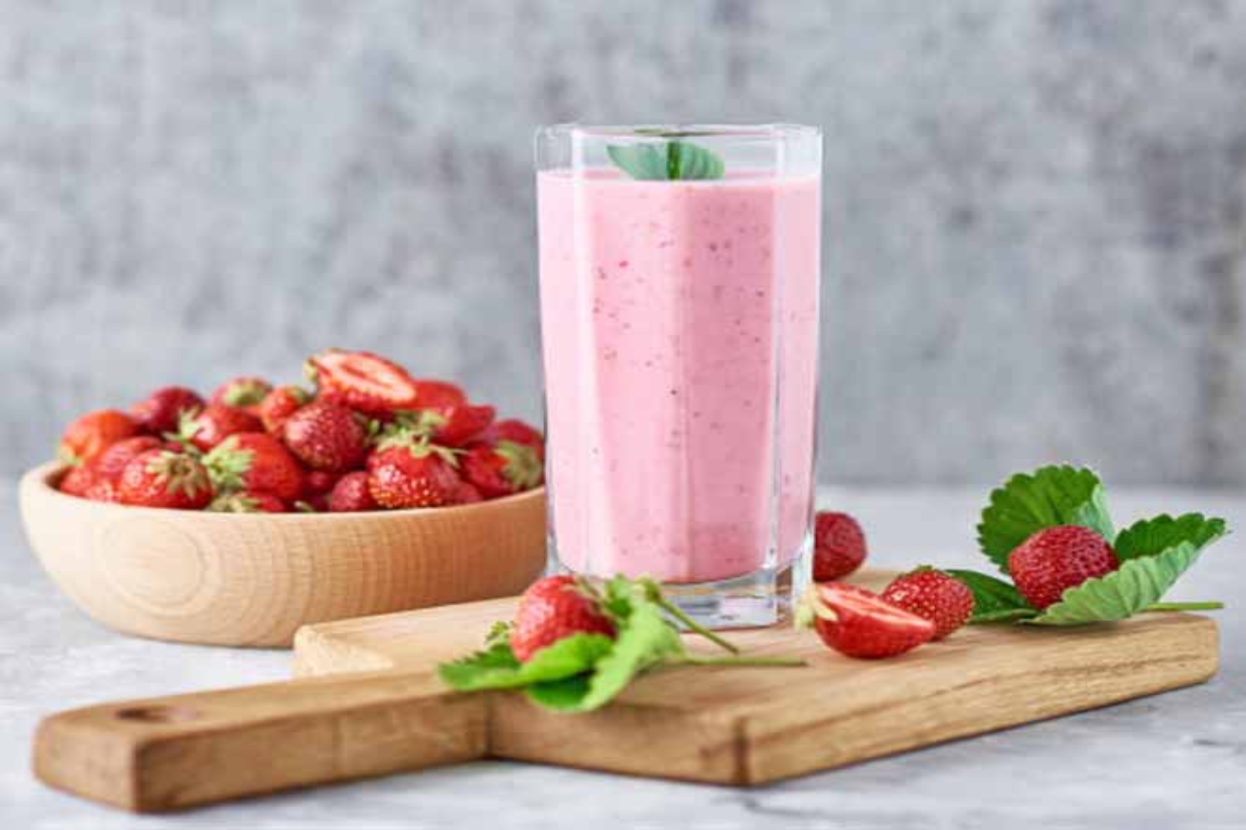Detox: Εύκολο Smoothie φράουλας για απώλεια βάρους