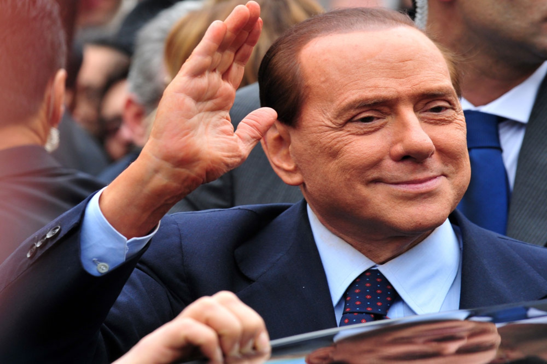 Berlusconi: Ο πρώην Πρωθυπουργός της Ιταλίας Σίλβιο Μπερλουσκόνι στην εντατική