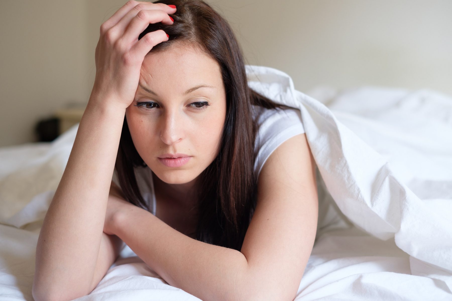 ΠΜΣ: Πώς το προεμμηνορροϊκό σύνδρομο μπορεί να επηρεάσει τον ύπνο σας