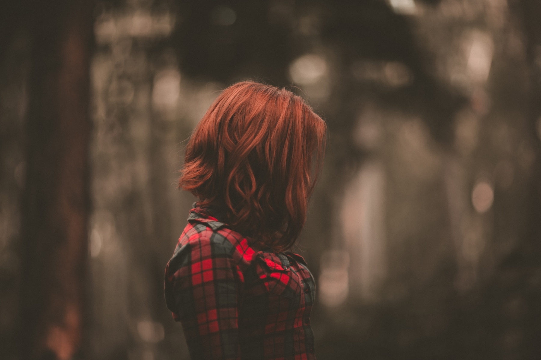 Κόκκινα μαλλιά: Πώς θα ξέρετε αν η κόκκινη απόχρωση μαλλιών σας ταιριάζει;