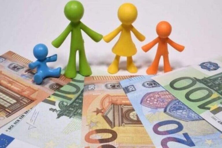 Επίδομα 150 ευρώ για κάθε παιδί: Ποιοι το δικαιούνται και πότε θα μπουν τα χρήματα στους λογαριασμούς