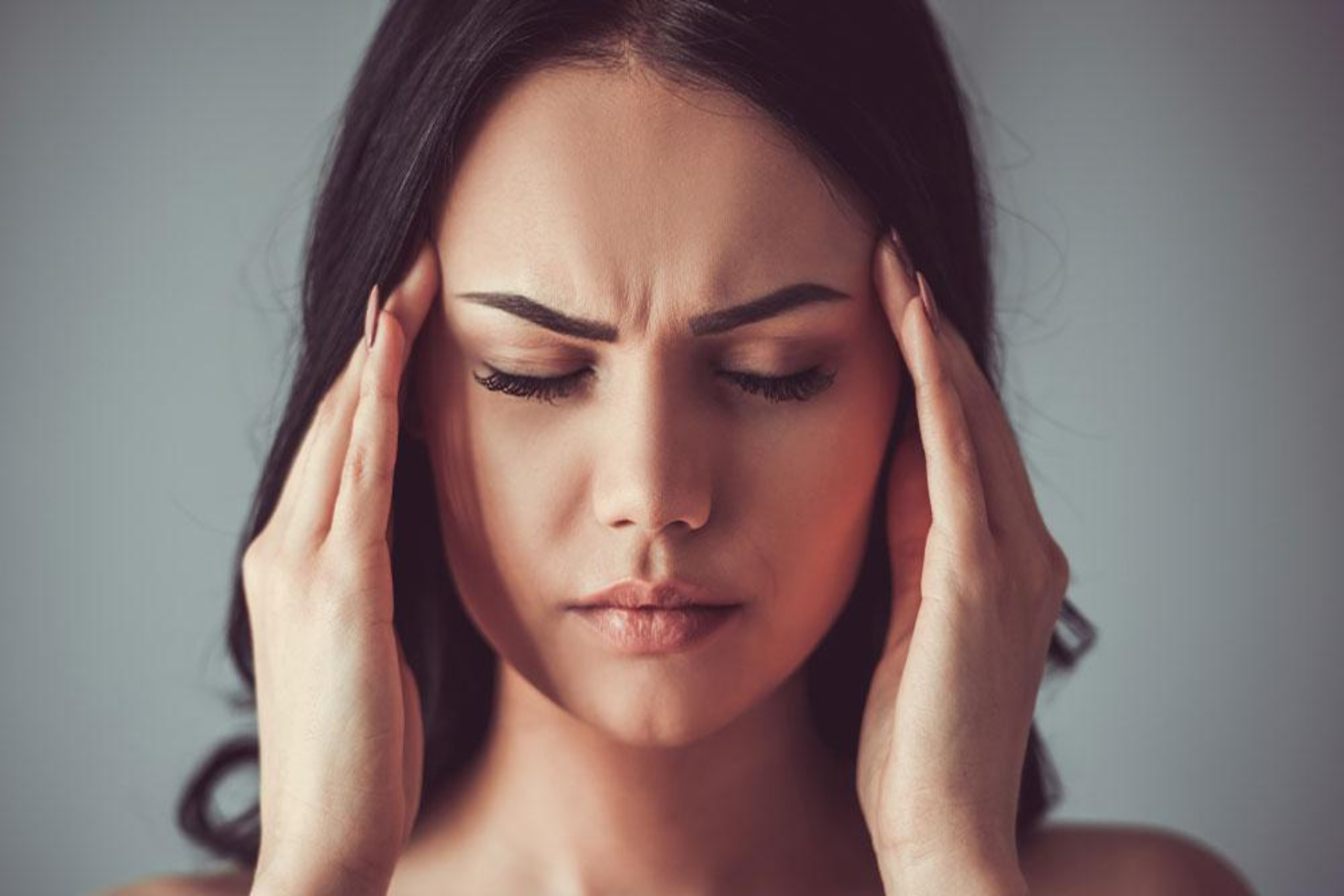 Πονοκέφαλος: Γιατί μας πιάνει συχνά πονοκέφαλος;