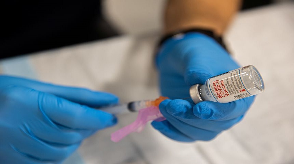 Εμβόλια COVID-19: Πάνω από 1 εκατομμύριο ζωές έχουν σωθεί σε όλη την Ευρώπη από το τέλος του 2020