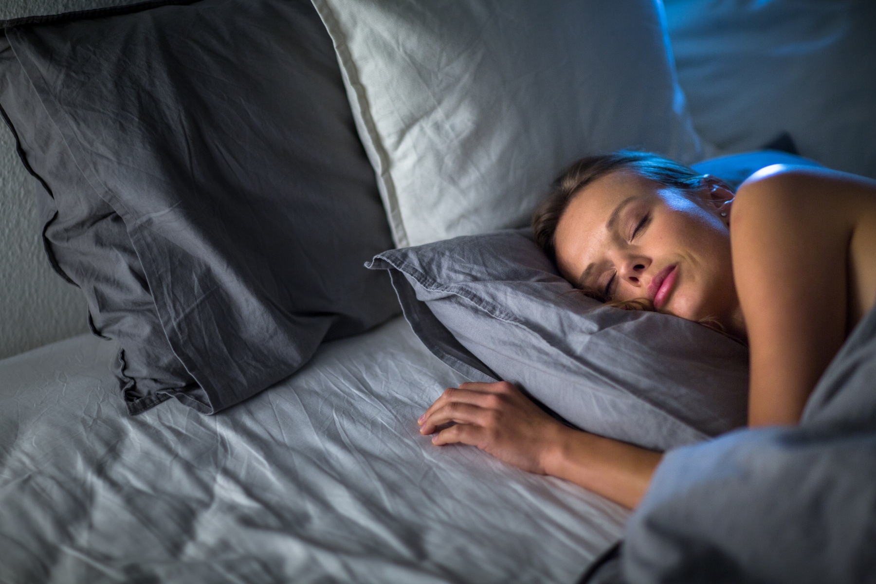 Ύπνος: Πώς να κοιμηθείτε ξανά μετά το ξύπνημα στη μέση της νύχτας