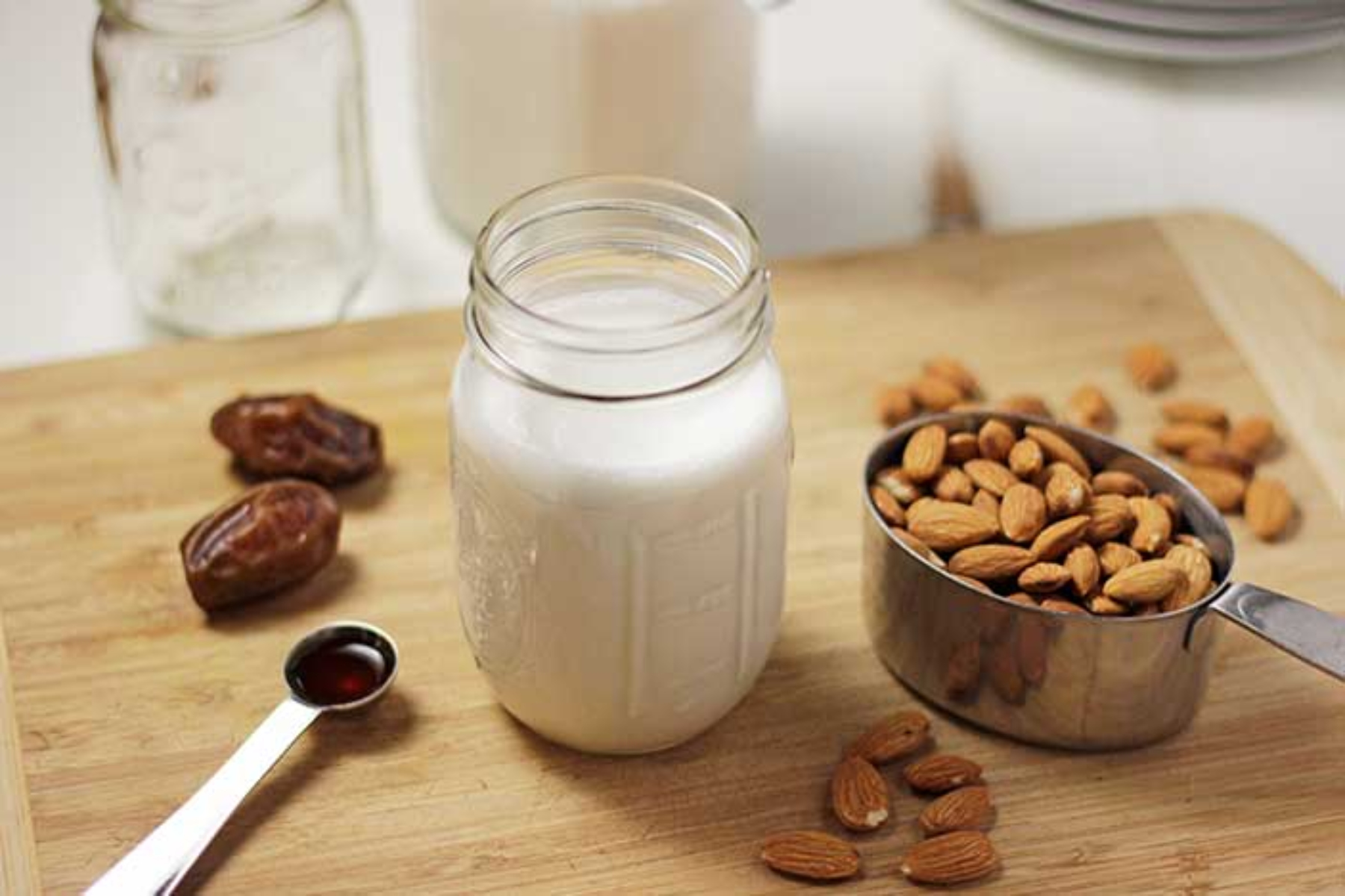 Γάλα αμυγδάλου: Τι μπορεί να προσφέρει το γάλα αμυγδάλου στον οργανισμό μας;