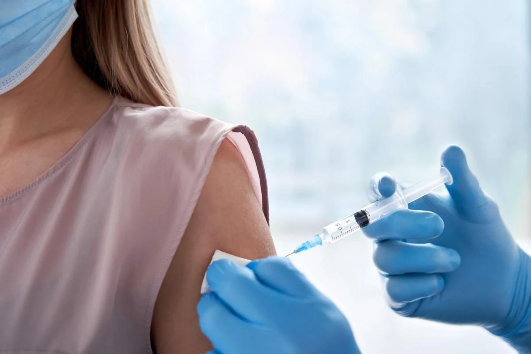 Θεμιστοκλέους: Ψευδή τα στοιχεία Ηλιόπουλου για την εμβολιαστική κάλυψη του πληθυσμού