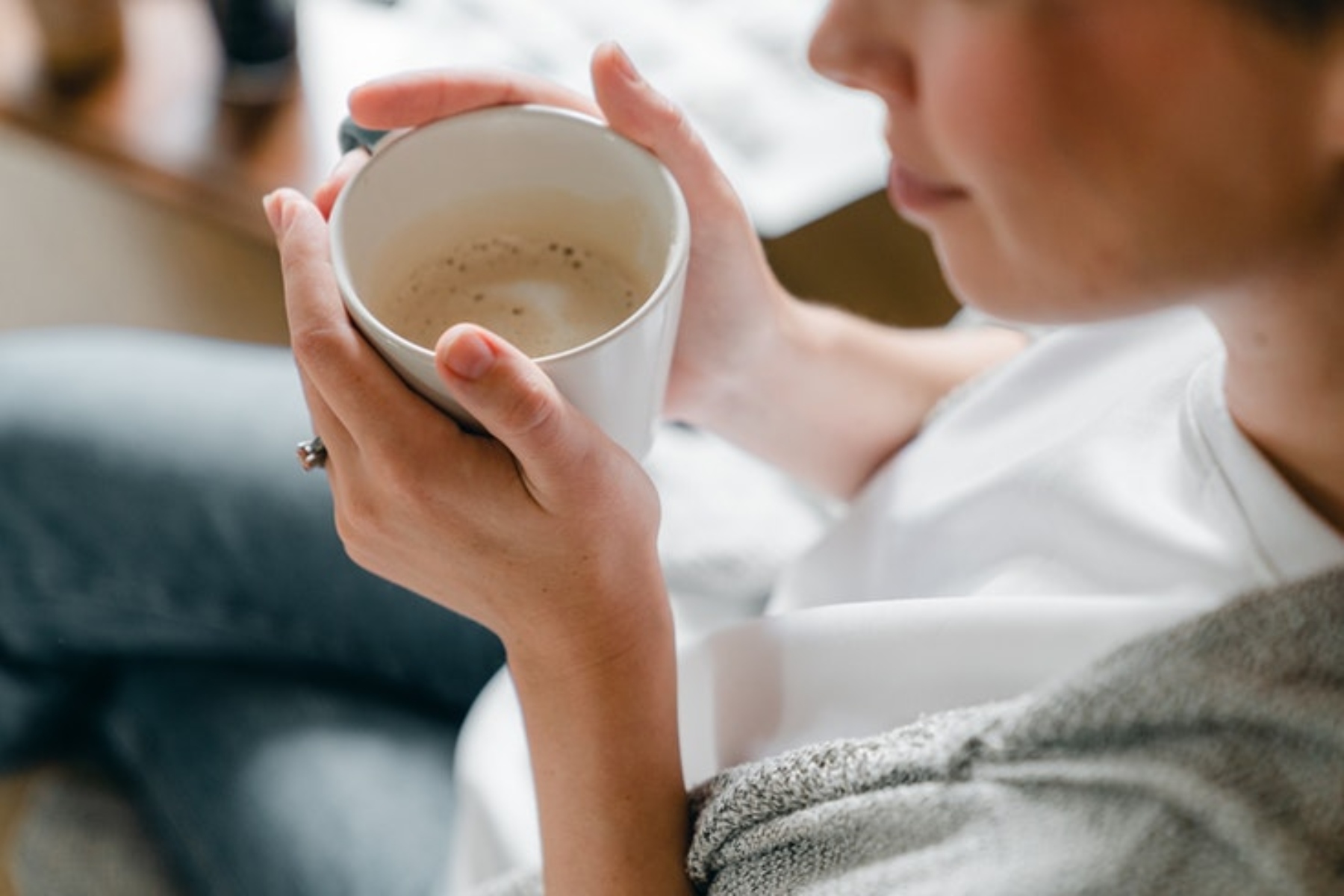 Καφές πρωί: Γιατί δεν πρέπει να πίνετε καφέ με άδειο στομάχι
