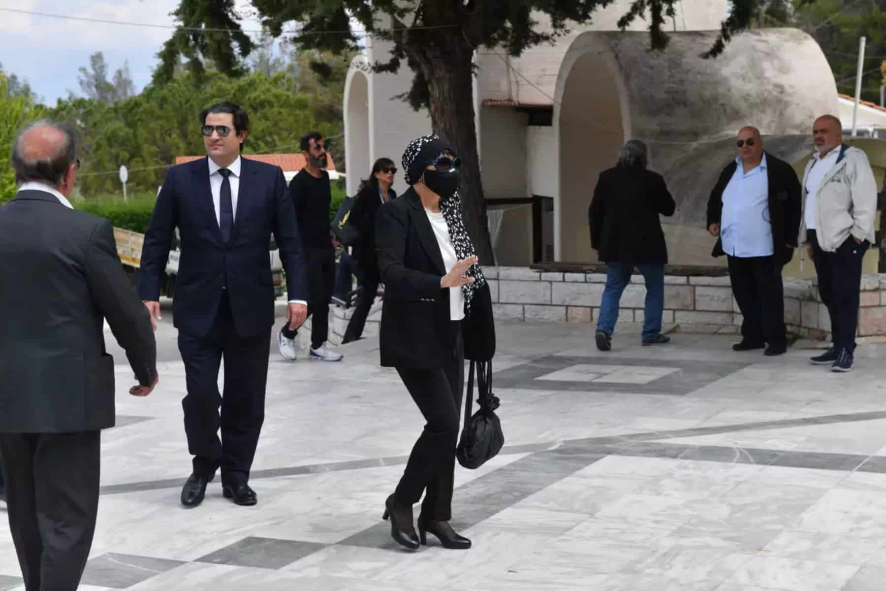 Στηβ Κακέτσης: Πλήθος κόσμου στην κηδεία του επιχειρηματία [vid]