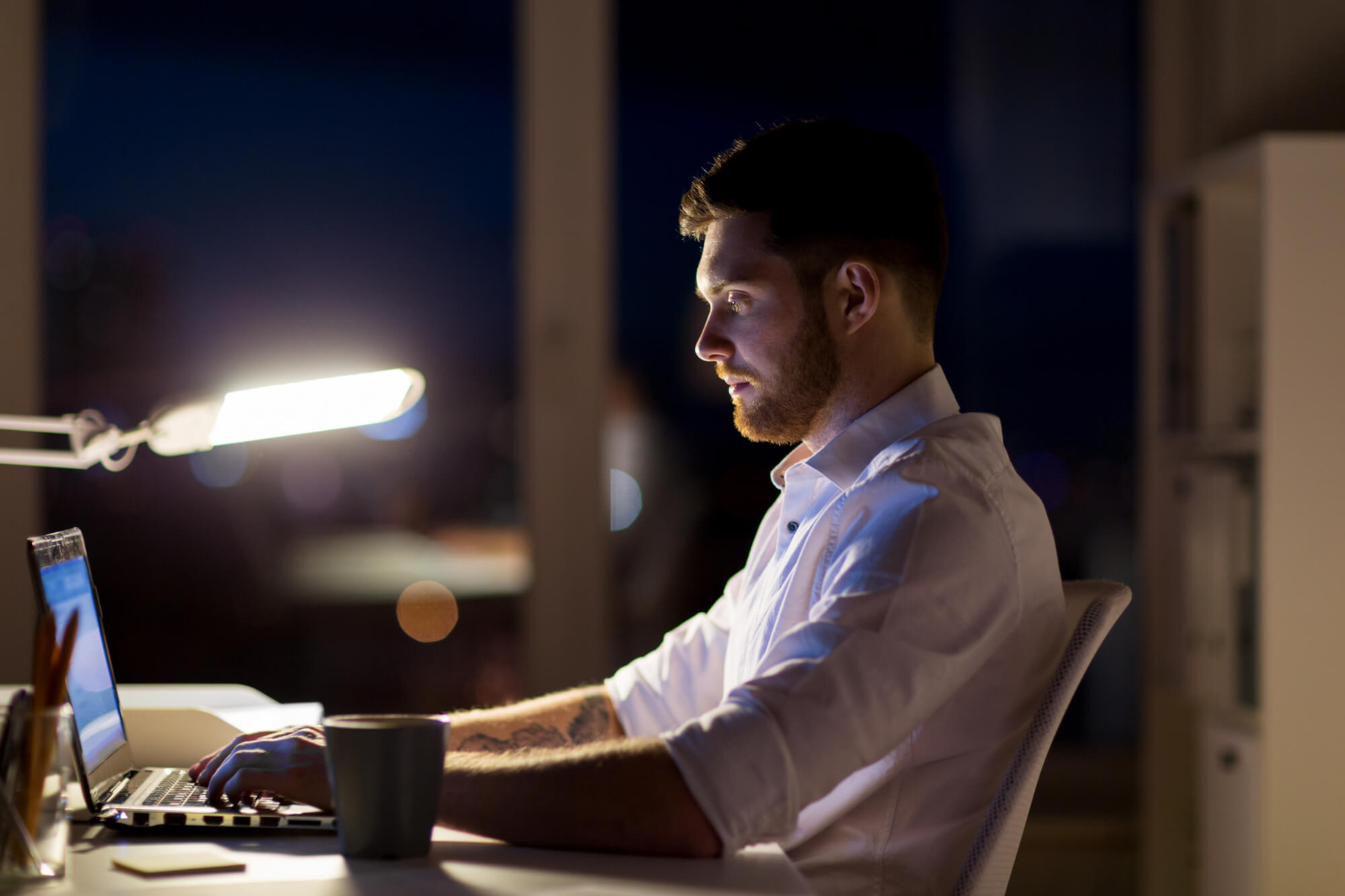 Νυχτερινή εργασία: Πώς επηρεάζει τους άνδρες η νυχτερινή εργασία;