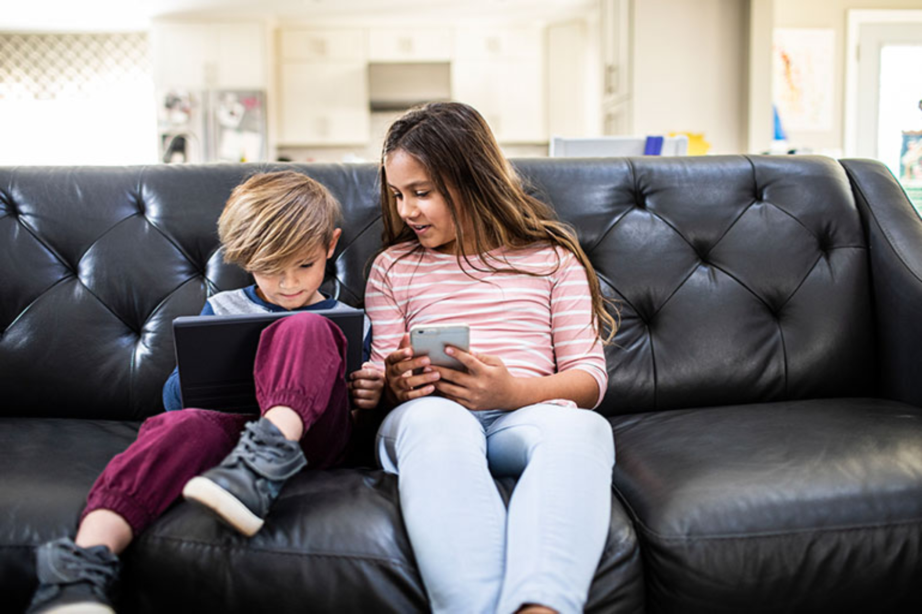 Social Media: Πώς η κοινωνική δικτύωση επηρεάζει τη σχέση γονιών-παιδιών;