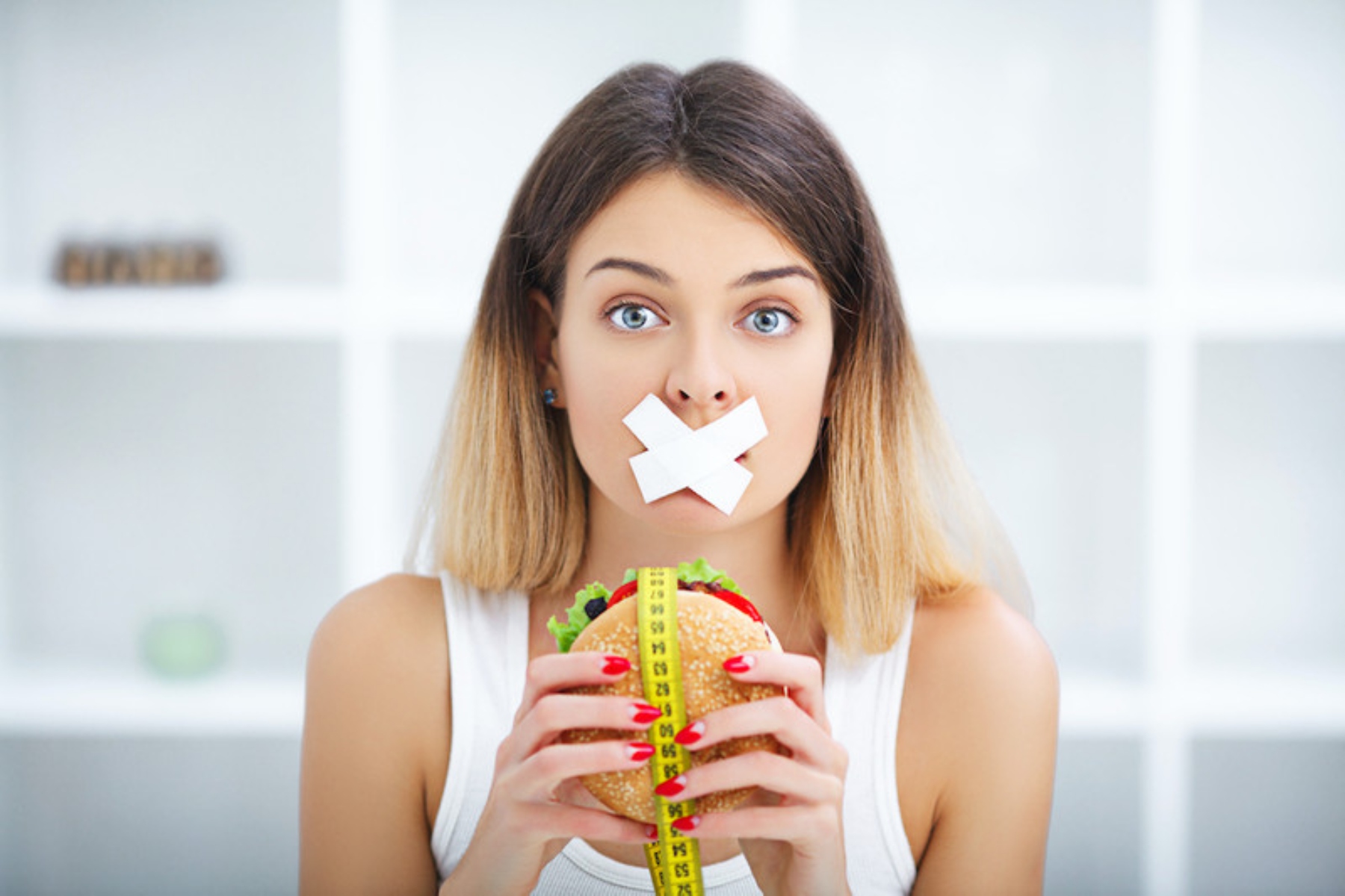 Παχυσαρκία: Τα ασυνείδητα σήματα τροφής επηρεάζουν τις διατροφικές μας συνήθειες