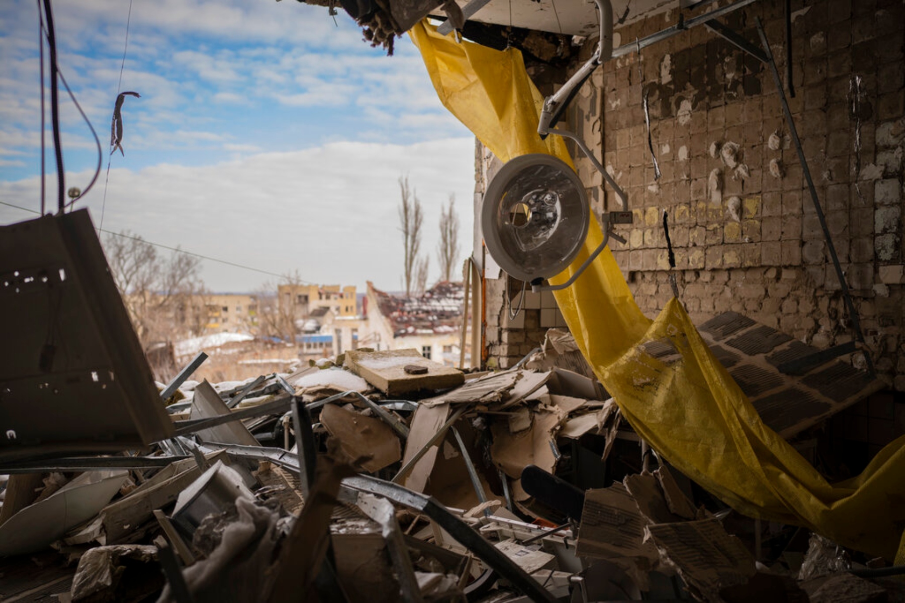 Ουκρανία πόλεμος: Ρωσική επίθεση με ρουκέτα σε νοσοκομείο της Ουκρανίας