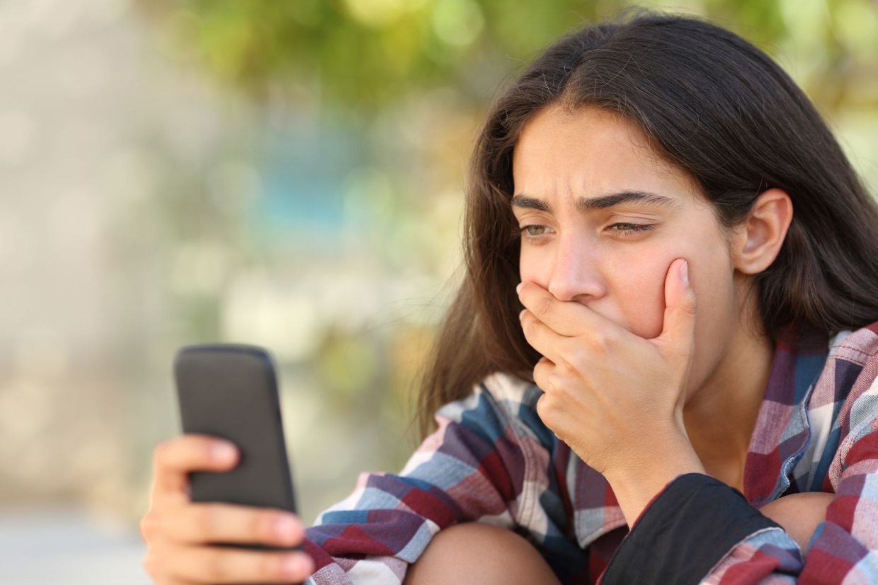 Σχεδόν οι μισοί Βρετανοί έφηβοι αισθάνονται εθισμένοι στα social media