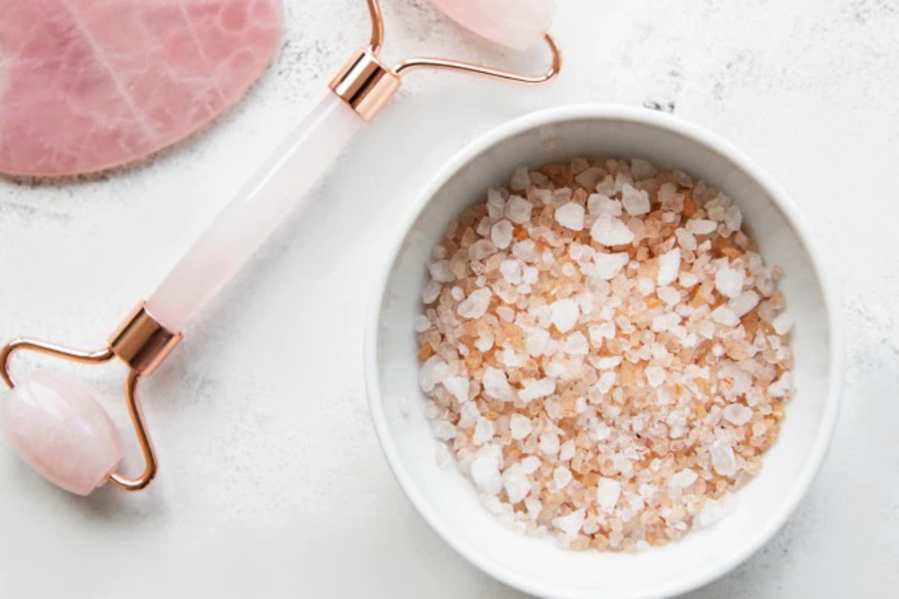 Θαλασσινό αλάτι: Πώς οφελεί το θαλασσινό αλάτι την επιδερμίδα;