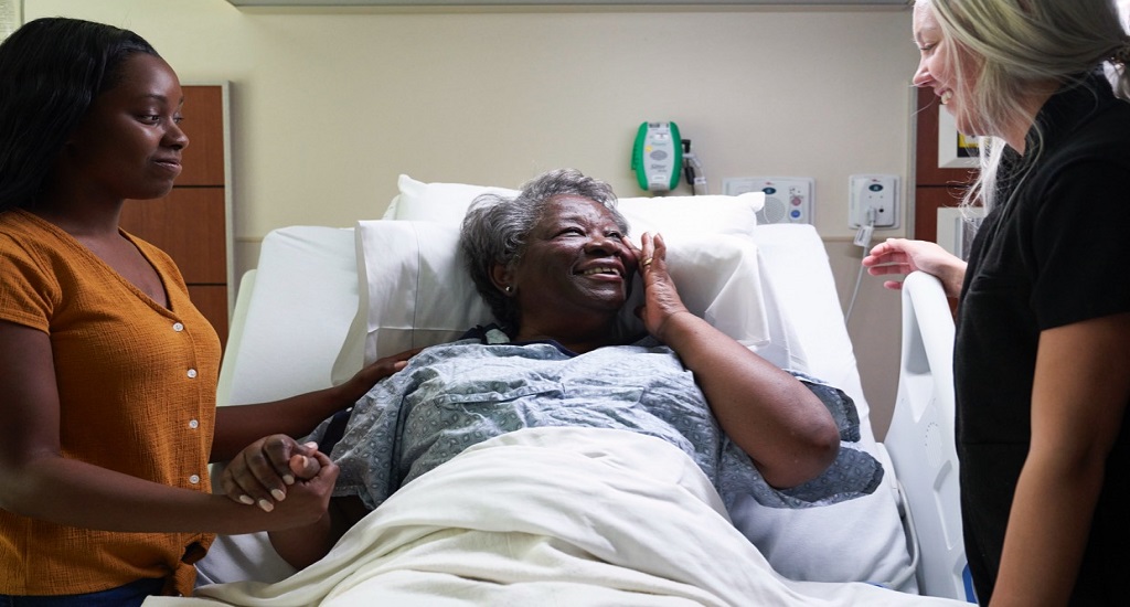 Γηροκομεία ΗΠΑ: Όταν εξυπηρετούν μαύρους κατοίκους έχουν περισσότερες νοσηλείες στο τμήμα επειγόντων