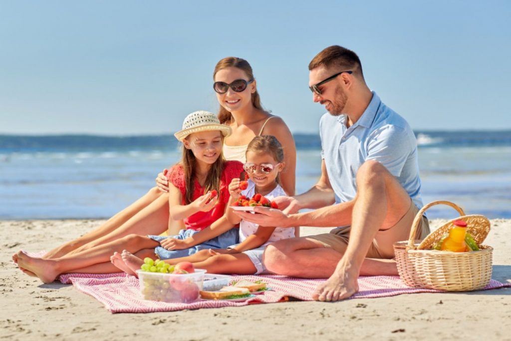  Ιδέες για πικνίκ στην παραλία για όλη την οικογένεια
