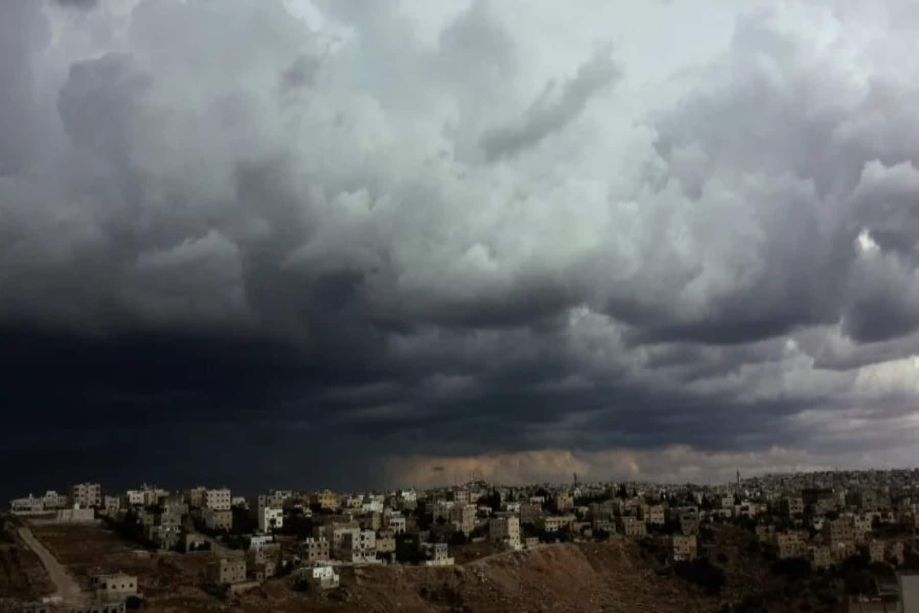 Καιρός 17/6: Τοπικές βροχοπτώσεις θα μας ταλαιπωρήσουν και αυτό το Σαββατοκύριακο