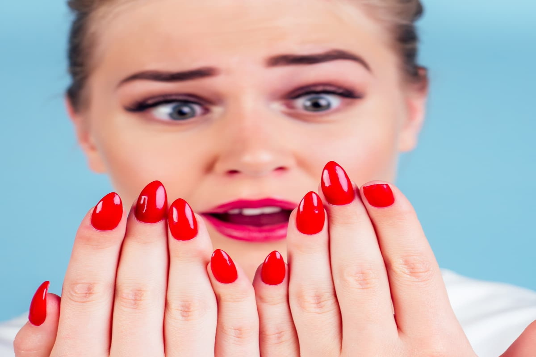 Ομορφιά νύχια: Πώς να ενισχύσετε τα εύθραυστα νύχια σας και να δείχνουν υγιή;