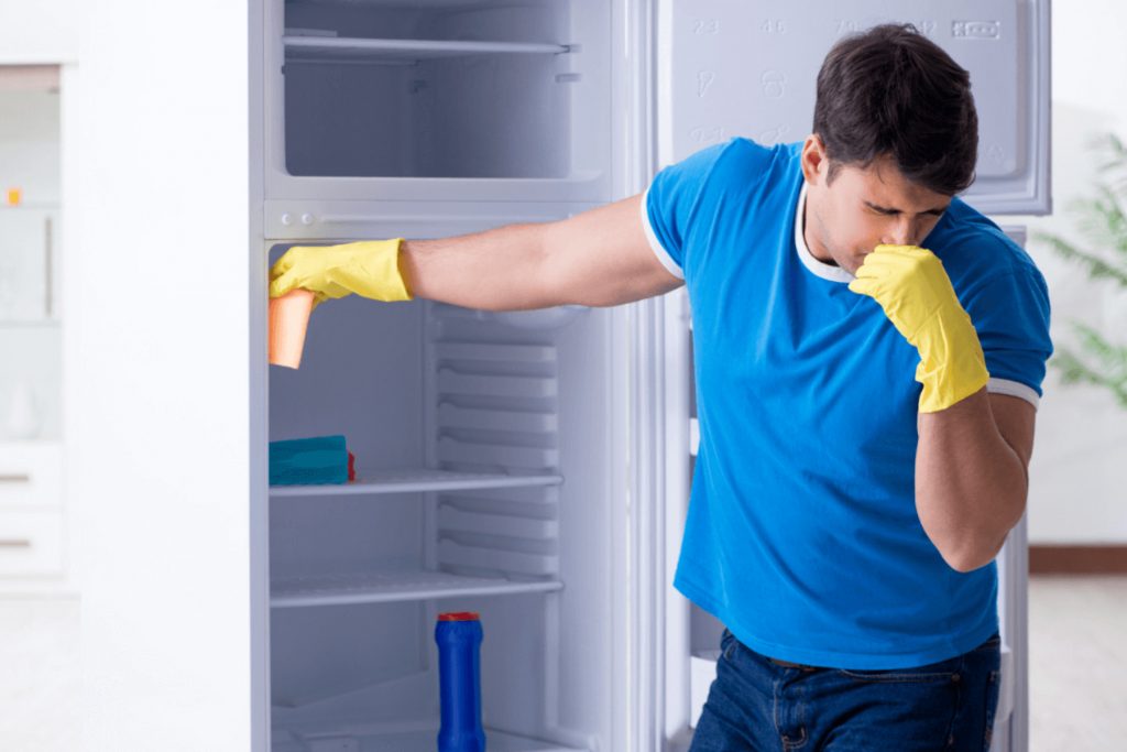Tips για να μη μυρίζει το ψυγείο σας άσχημα
