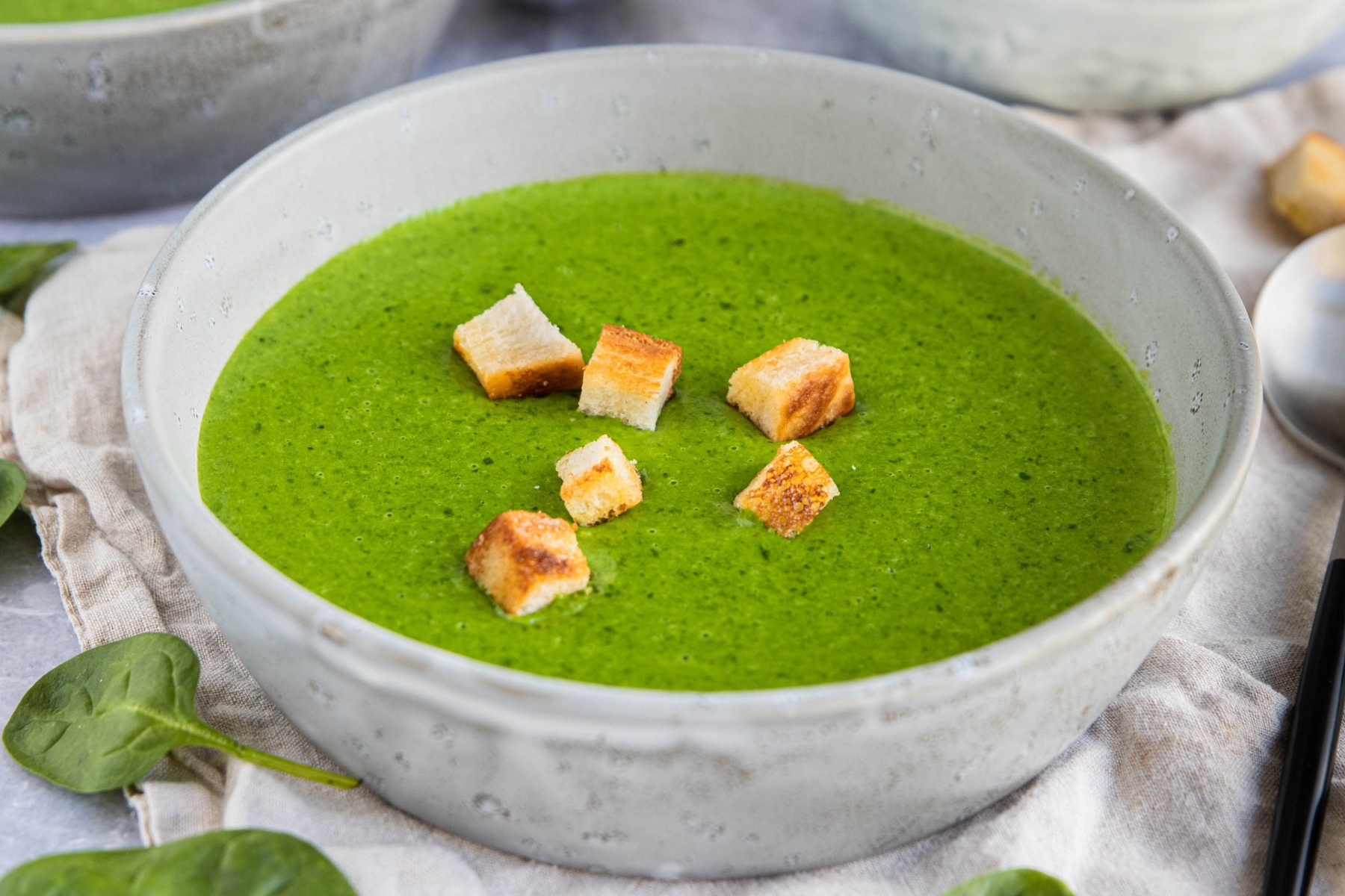 Σούπα σπανάκι: Μάθετε πώς να φτιάξετε σπανακόσουπα, ένα πιάτο που θα απολαύσετε!