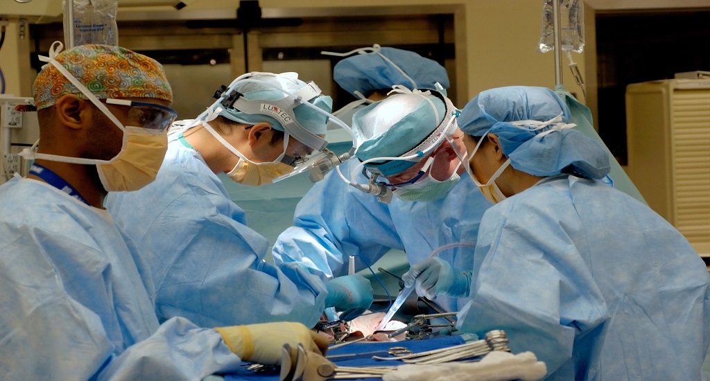Χειρουργοί: Πρέπει να αντιμετωπίσουν τρεις παγκόσμιες προκλήσεις στον τομέα της υγείας για να σώζουν ζωές, λένε οι ερευνητές
