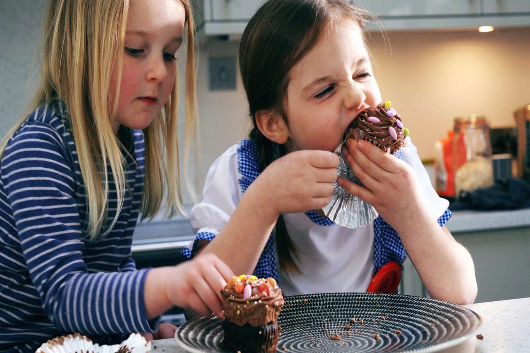 Πρόχειρο φαγητό παιδιά: 5 τρόποι για να αντιμετωπίσετε την κατανάλωση junk food του παιδιού σας