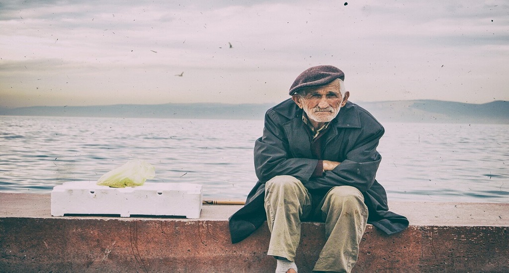 Καύσωνας: Έρευνα δείχνει σαφή οφέλη της ψύξης στη σωματική υγεία των ηλικιωμένων πληθυσμών