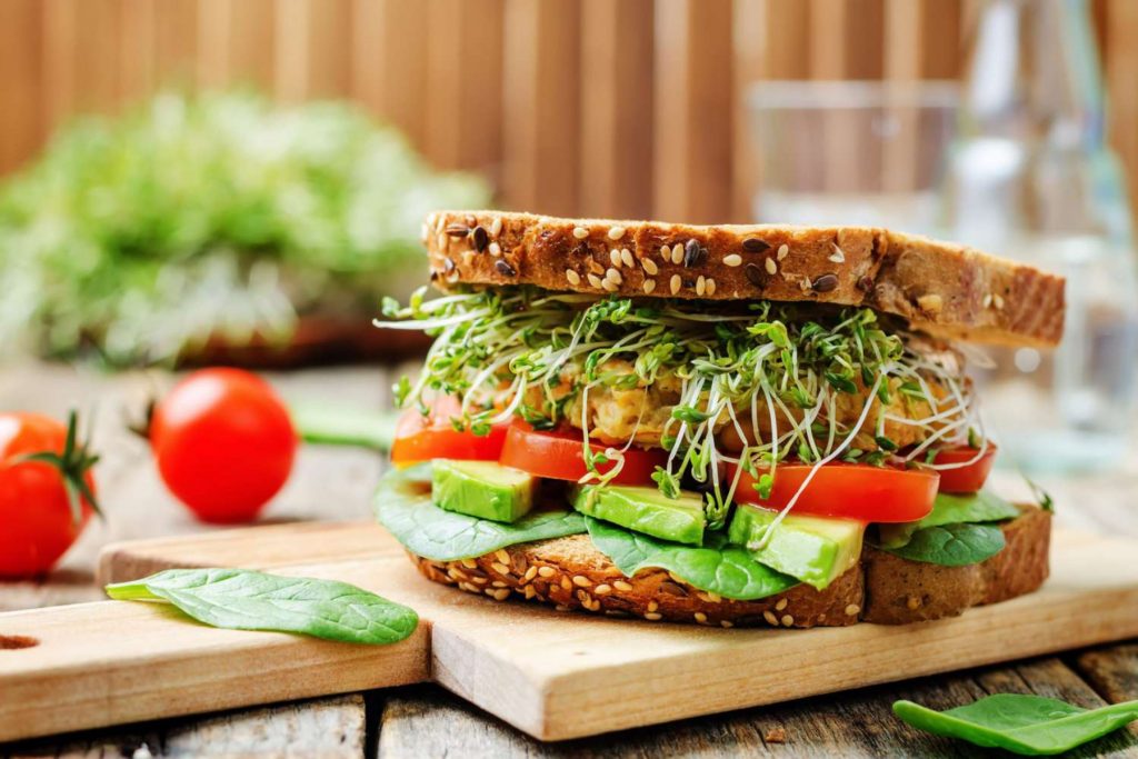 Προσθέστε στο σάντουιτς υγιεινά υλικά γεμάτα θρεπτικά συστατικά