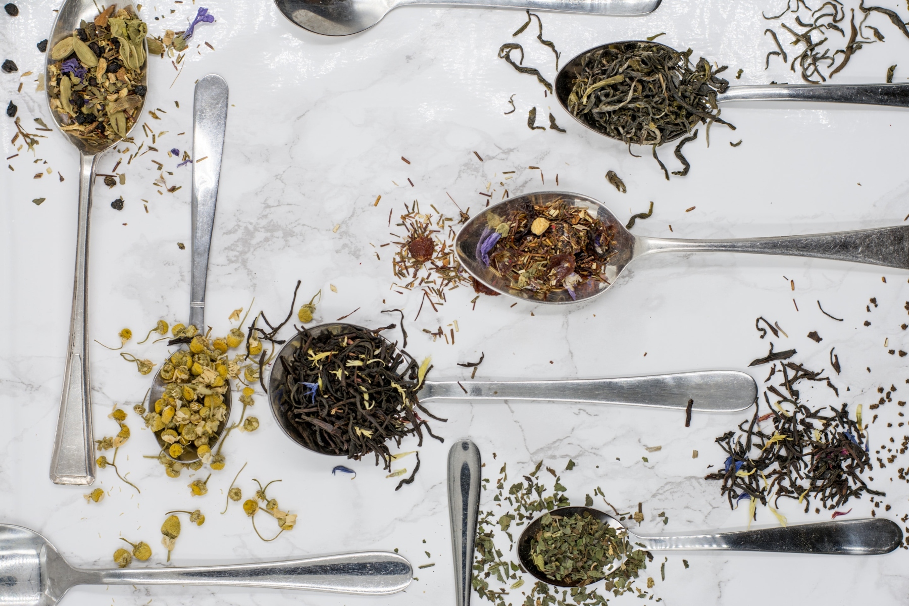 Τσάι επεξεργασία: Η συναρπαστική επεξεργασία του τσαγιού από τα φύλλα στο ποτήρι μας