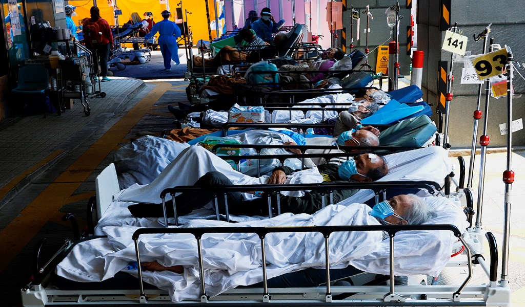 Covid-19: 1,87 εκατομμύρια θάνατοι σημειώθηκαν στην Κίνα δύο μήνες μετά τη λήξη της πολιτικής μηδενικής λοίμωξης