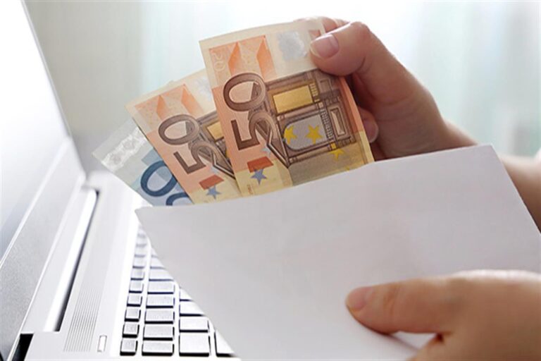 250 ευρώ: Καταβάλλεται η ενίσχυση στους χαμηλοσυνταξιούχους