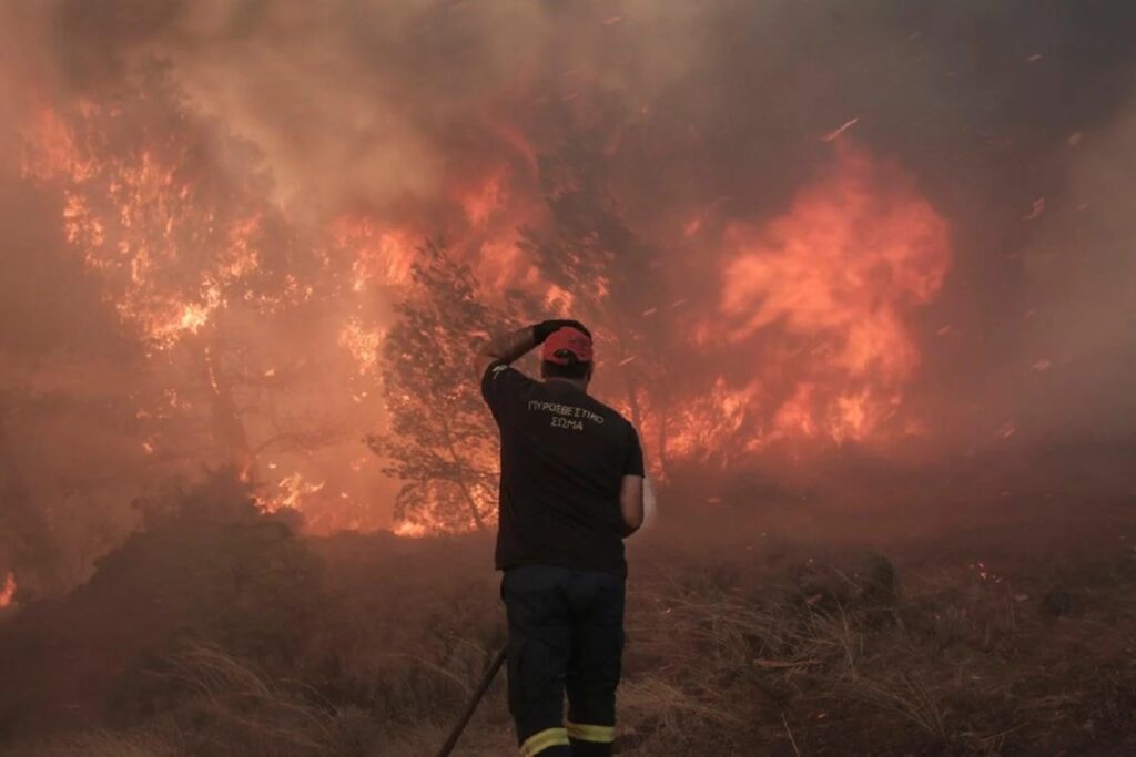 Υψηλός ο κίνδυνος πυρκαγιάς σε 3 Περιφέρειες την Κυριακή