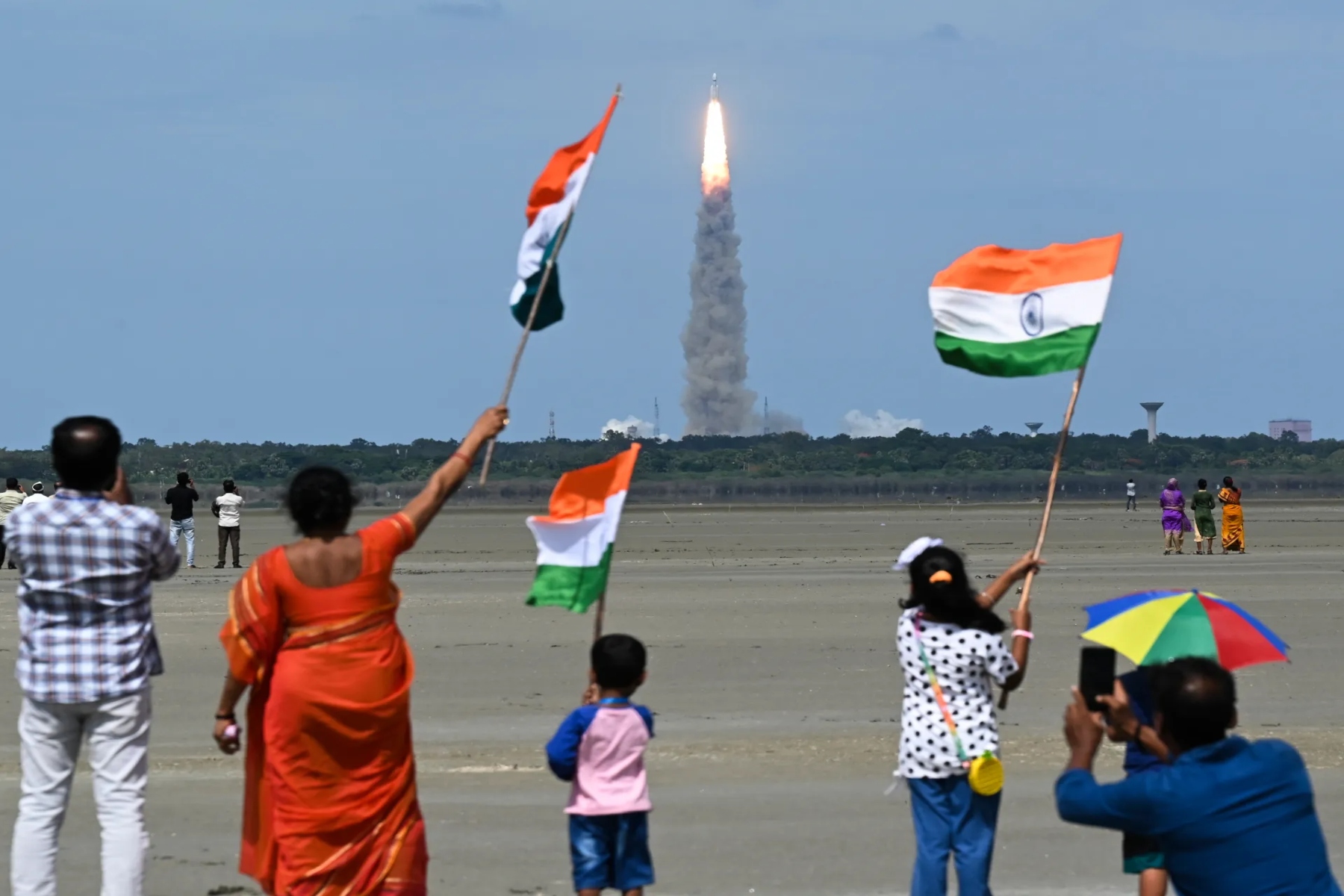 Chandrayaan-3: Η Ινδία πραγματοποιεί ιστορική προσγείωση στη Σελήνη