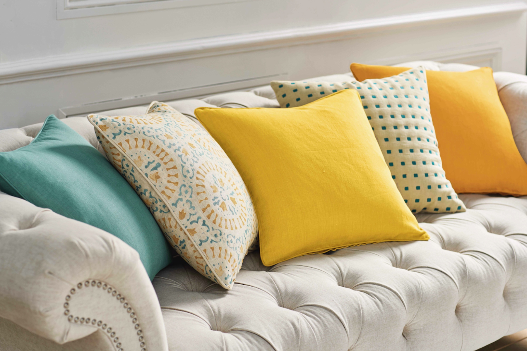 Μαξιλάρια καναπές: Πώς να επιλέξετε τα τέλεια μαξιλάρια για τον καναπέ σας