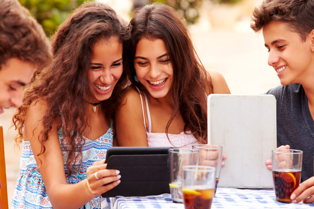 Πώς τα Social media στέλνουν ανάμεικτα μηνύματα για το φαγητό;