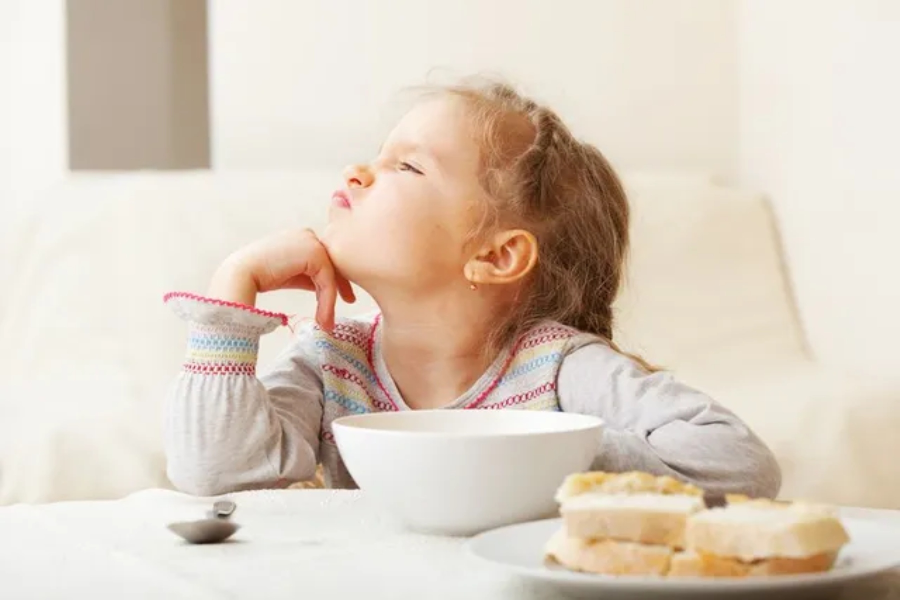 Παιδική διατροφή: 6 λάθη που κάνουν οι γονείς όταν ταΐζουν τα παιδιά τους