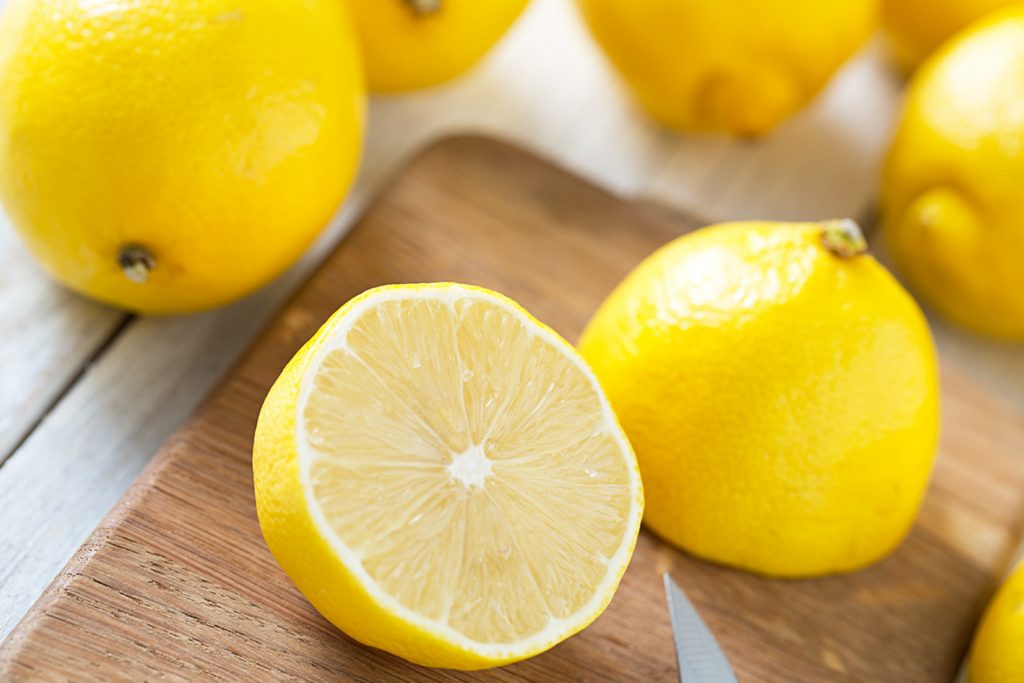  Πώς τα λεμόνια βελτιώνουν στην αποτοξίνωση του οργανισμού;