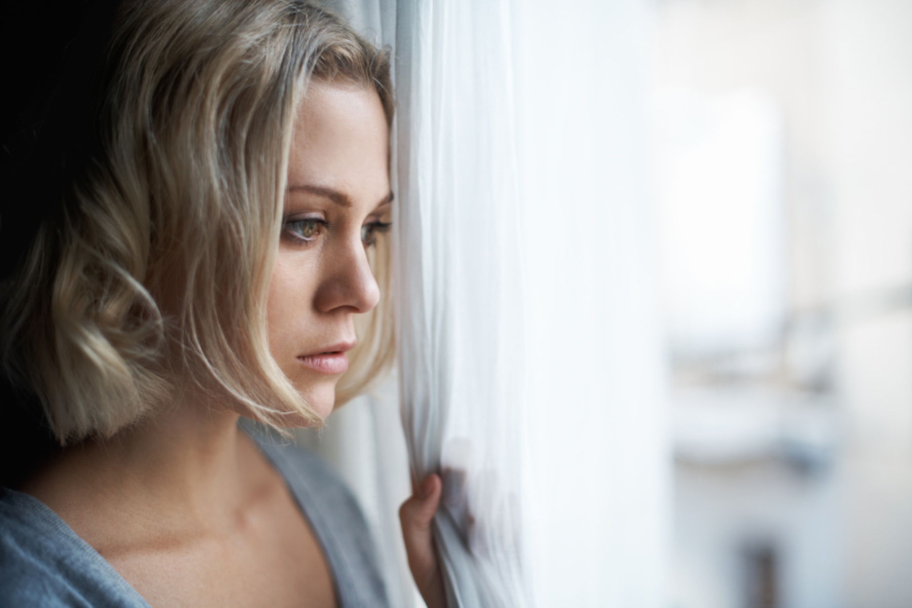 Πώς να ξεπεράσετε τη θλίψη – Απλά tips για καλύτερη διάθεση
