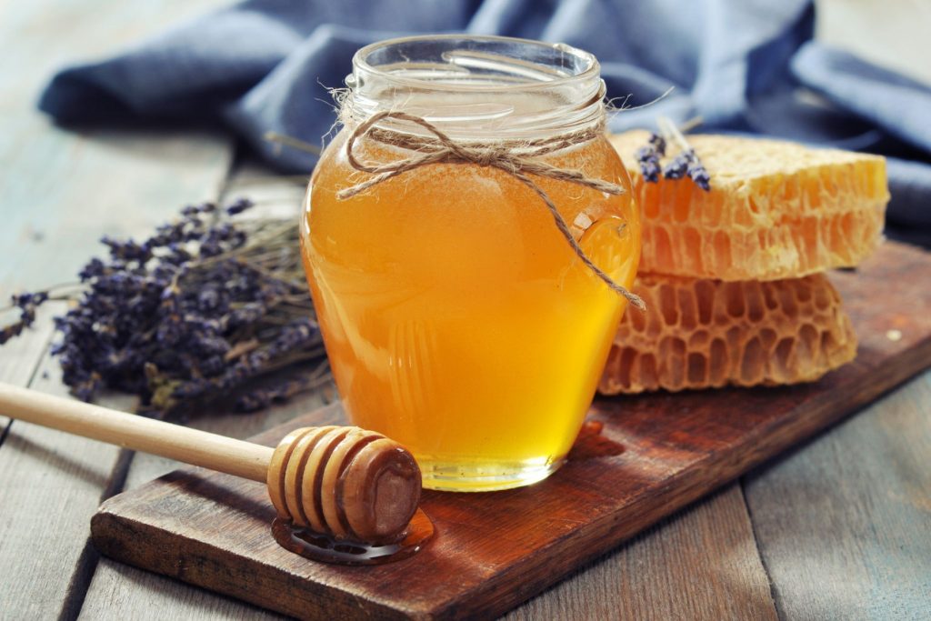Πώς το μέλι μπορεί να καταπραΰνει τον βήχα;