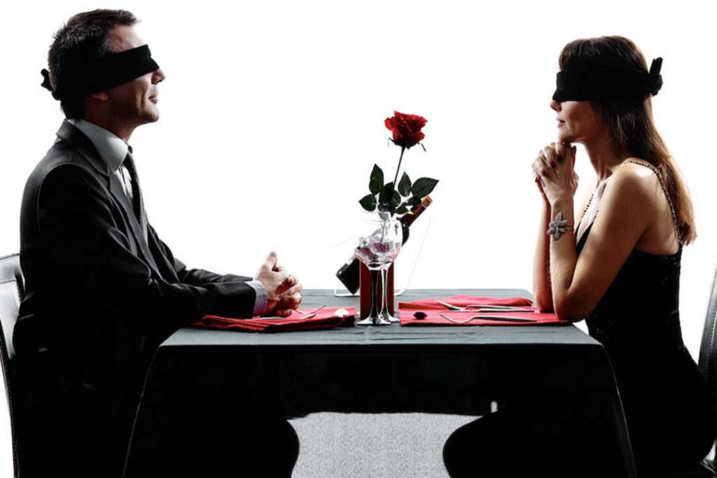 Γιατί τα ραντεβού στα τυφλά αποτελούν μια αξέχαστη εμπειρία; 