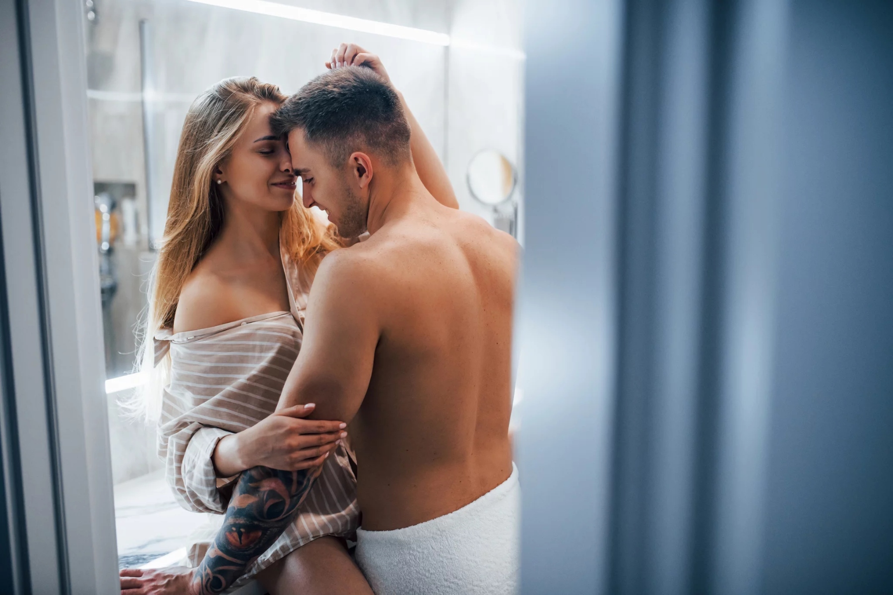 Σεξ μπάνιο: Πώς να κυριαρχήσετε στην τέχνη του σεξ στο μπάνιο