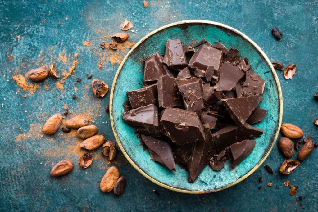 Πώς η πικρή σοκολάτα επηρεάζει θετικά τον οργανισμό μας;