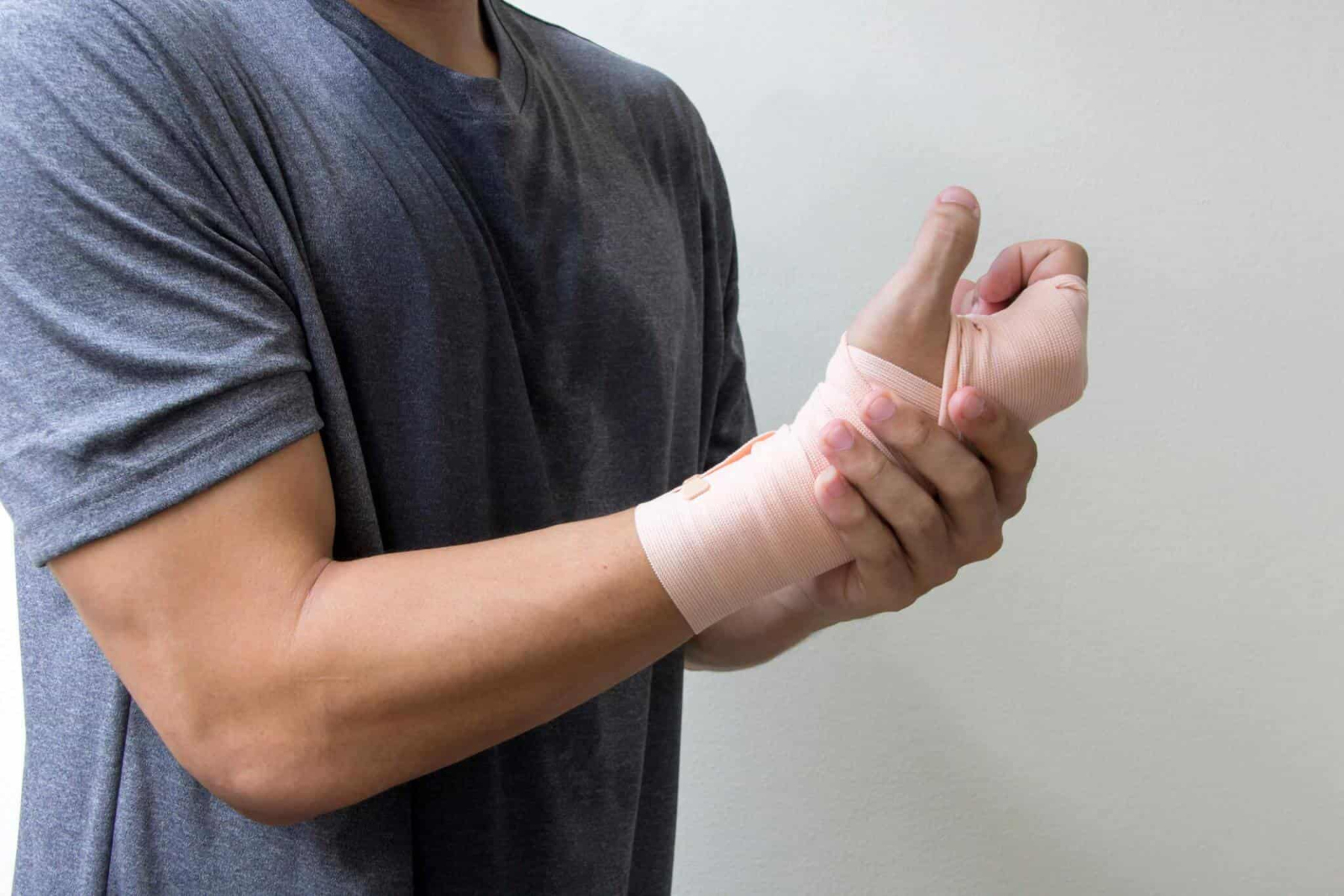 Σπασμένο χέρι: Φροντίστε τον εαυτό σας ακόμα και με σπασμένο χέρι