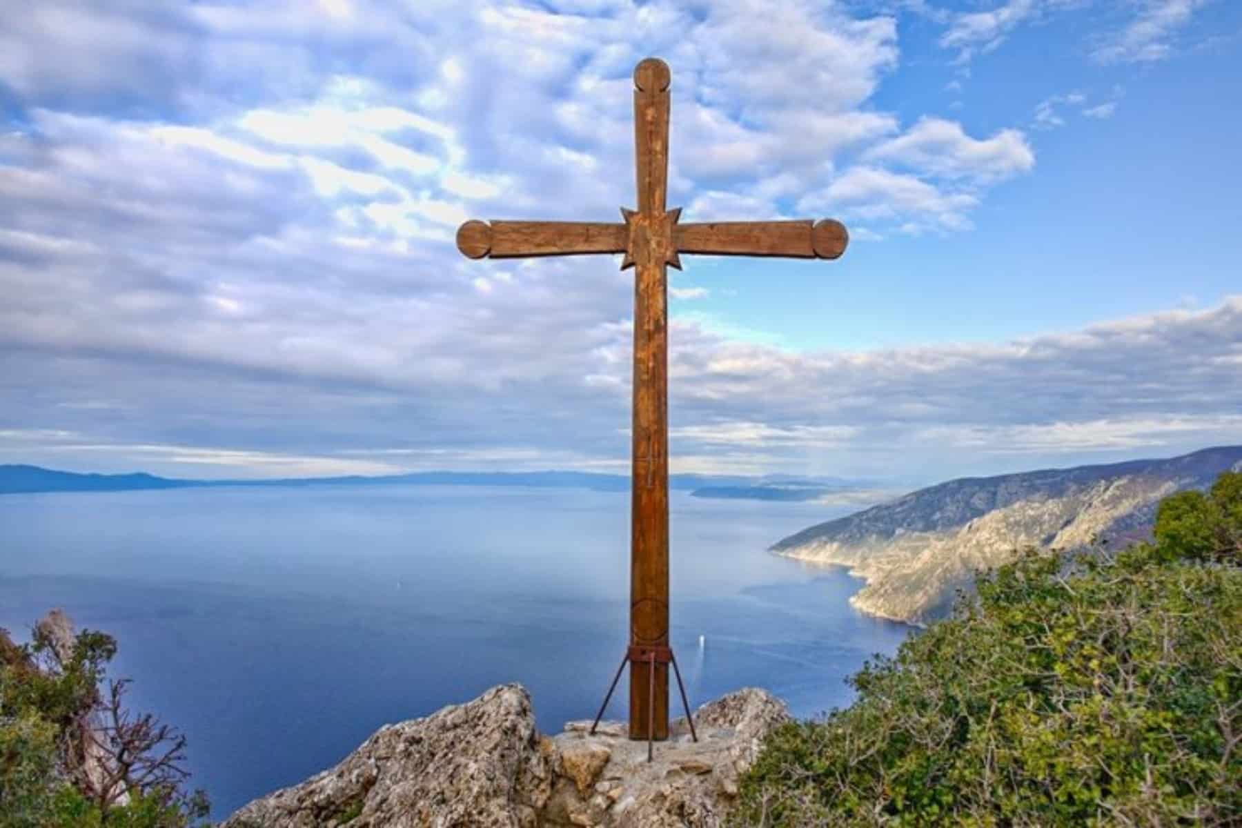 Ύψωση Τιμίου Σταυρού: Ποιος γιορτάζει σήμερα 14 Σεπτεμβρίου;