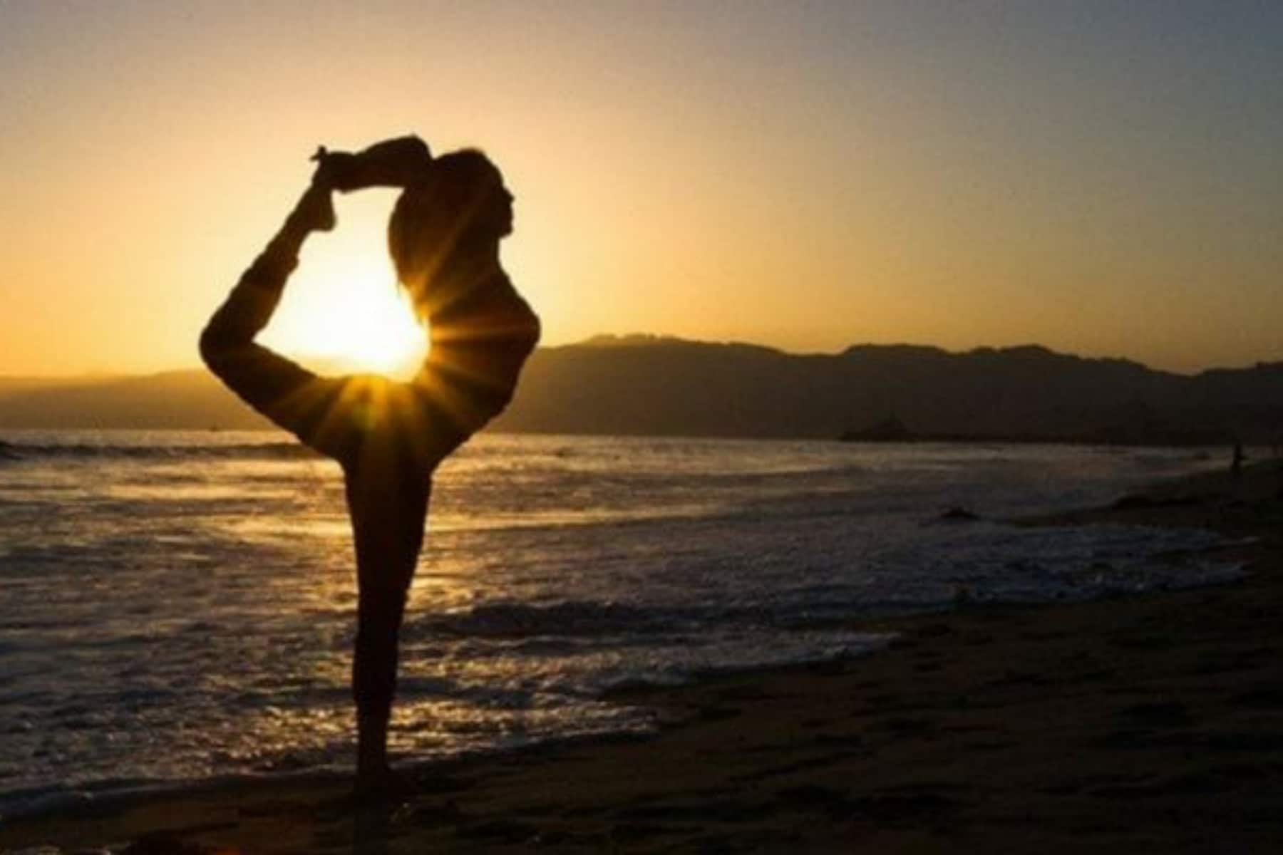 Yoga ευεξία: Πώς σχετίζεται η γιόγκα με την μακροζωία;