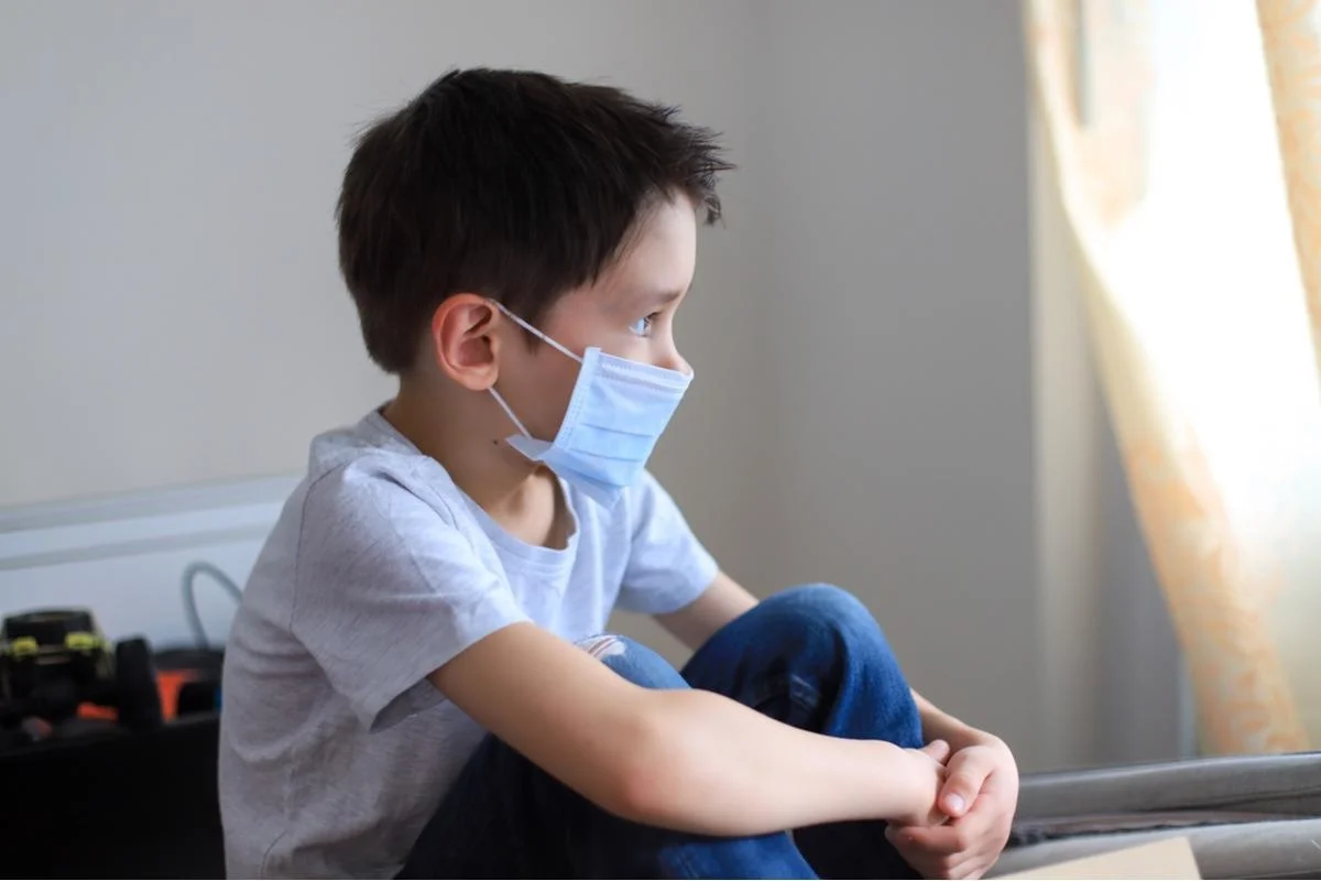SARS-CoV-2: Μελέτη αποκαλύπτει πώς το ανοσοποιητικό σύστημα των μικρών παιδιών τιθασεύει τον ιό