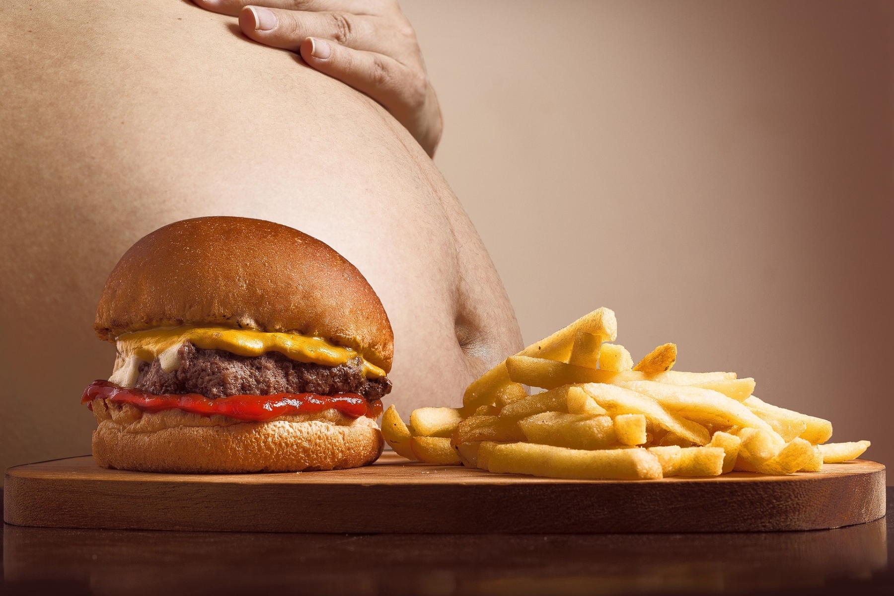 Τρόφιμα που αυξάνουν το λίπος στην κοιλιά – Προσοχή στις επιλογές σας!